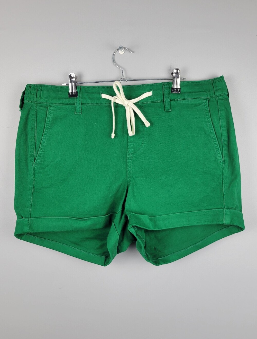 Torrid Size 0 Pull On Drawstring Cuffed Shorts